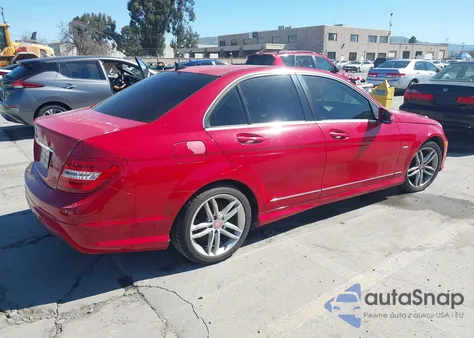 2012 Mercedes-Benz C 250 Sport из США, поврежденный, VIN WDDGF4HB0CA638554